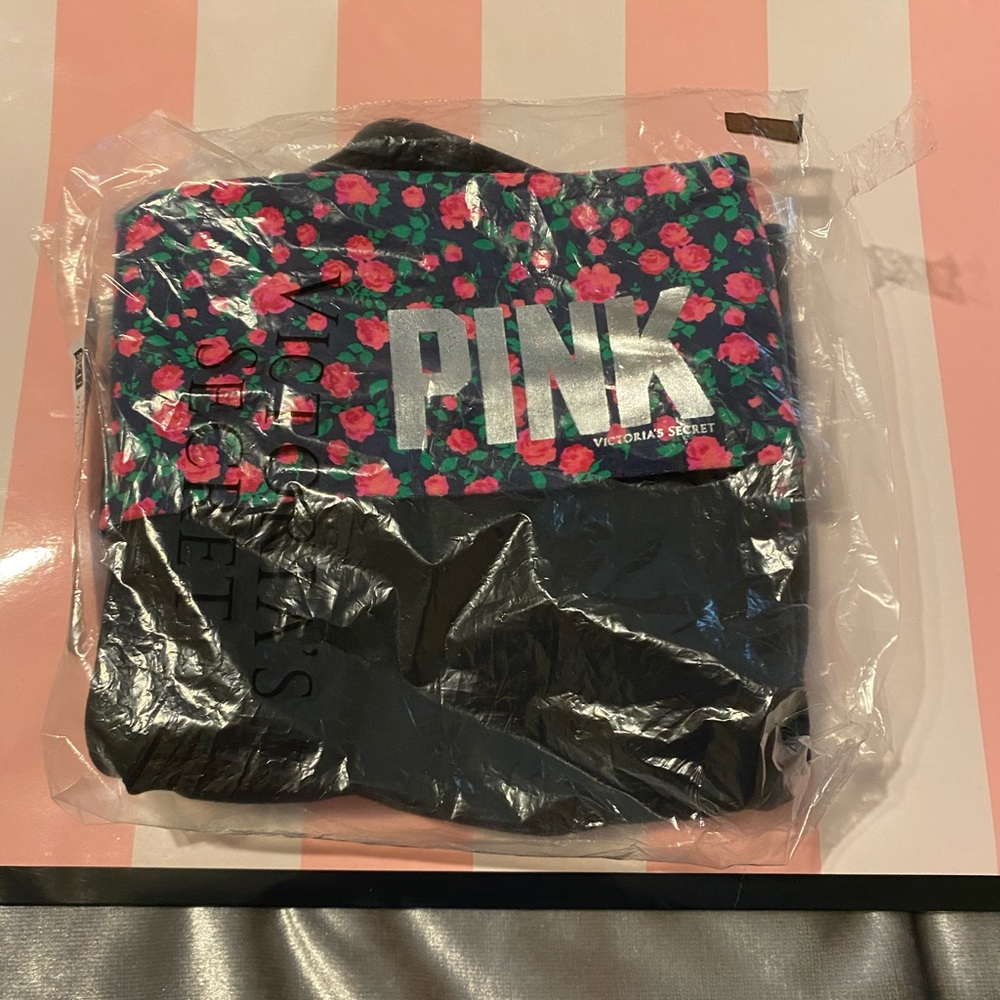 Victorias secret/ pink yoga shorts - Picture 3 of 3